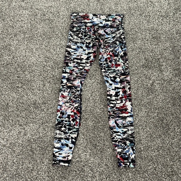 Lululemon Wunder Under Low-Rise Tight *Full-On Luxtreme 28"
Culture Clash Multi - Picture 8 of 8